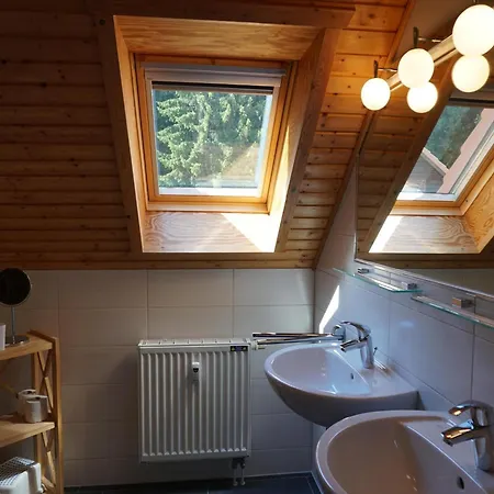 Doppelhaushaelfte In Ferienhaus